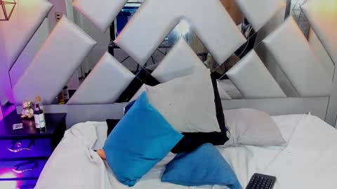 Snapshot of nahomii_hill chatting on 03.01.25 Nahomi online show from 03.01.25