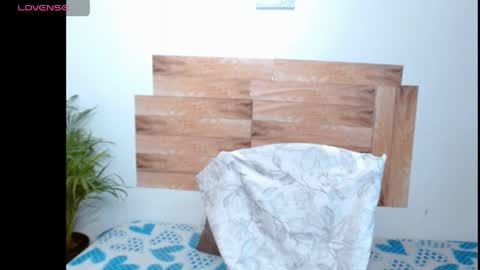 nahomy_gree online show from 04.21.26