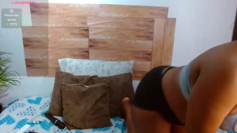 nahomy_gree online show from 04.22.26