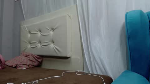 Nahomy online show from 12.23.24