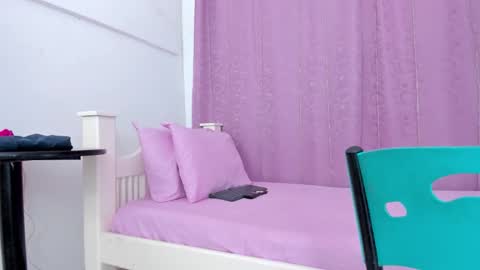 nahomy_smiith_ online show from 11.09.25