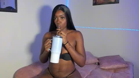 Snapshot of nahomy_smiiths chatting on 03.02.26 Nahomy online show from 03.02.26