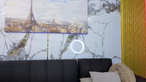 Nahomy  online show from 11.16.25