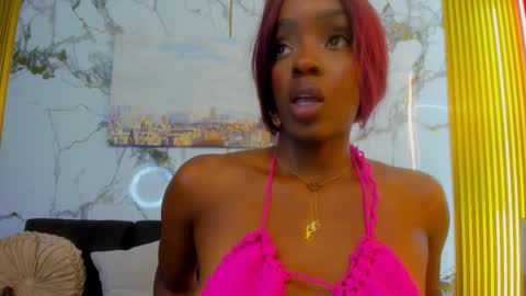 Nahomy  online show from 11.26.25