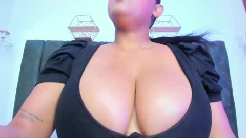 Nahomy online show from 05.30.26
