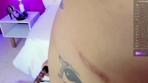 Nahomy Roberts online show from 01.31.25