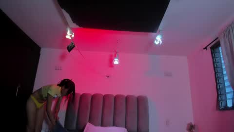 nahomyrusell online show from 05.17.26