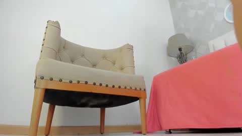 Snapshot of naia_cox chatting on 11.22.25 naia_cox online show from 11.22.25