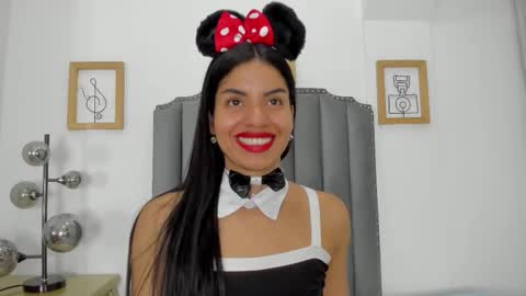 Snapshot of naia_cox chatting on 11.30.25 naia_cox online show from 11.30.25