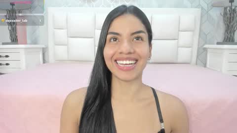 Snapshot of naia_cox chatting on 12.02.25 naia_cox online show from 12.02.25