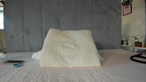 Naila online show from 02.04.25