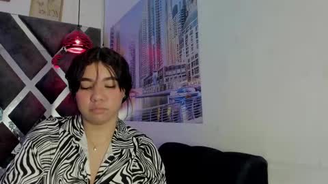 Snapshot of naileth_ chatting on 12.04.25 NAILETH online show from 12.04.25