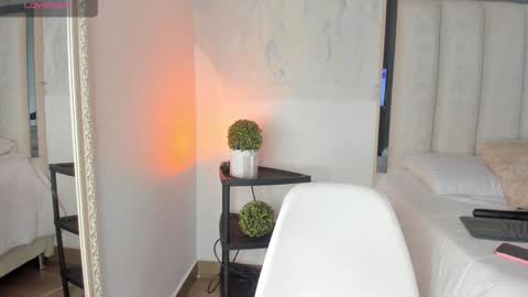 Naina online show from 12.24.24