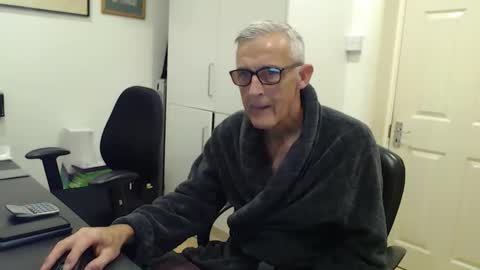 nakedcarpenteruk online show from 12.20.25