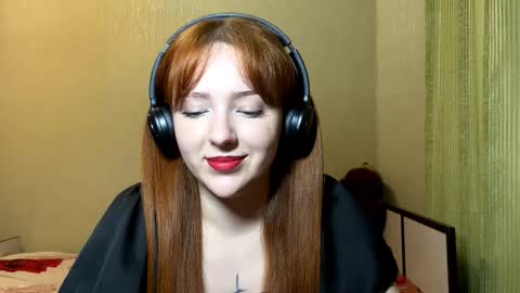 Snapshot of nakitawiggin chatting on 02.18.26 Luna online show from 02.18.26