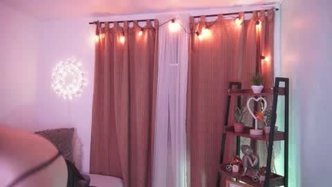 Nalia Adams online show from 10.02.25