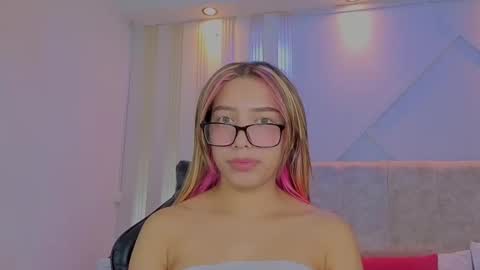 Snapshot of nami_sweet_ chatting on 09.25.25 nami_sweet_ online show from 09.25.25