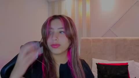 Snapshot of nami_sweet_ chatting on 10.13.25 nami_sweet_ online show from 10.13.25