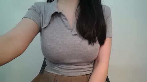 Snapshot of namimilk chatting on 12.15.25 namimilk online show from 12.15.25