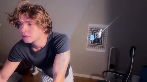 Snapshot of namiraaxel chatting on 12.01.24 Georges online show from 12.01.24