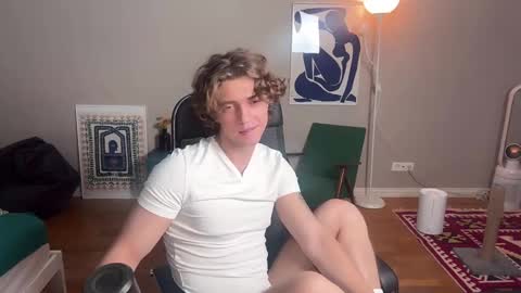 Snapshot of namiraaxel chatting on 01.17.25 Georges online show from 01.17.25