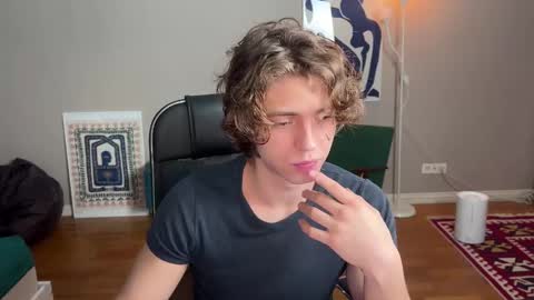 Snapshot of namiraaxel chatting on 01.23.25 Georges online show from 01.23.25