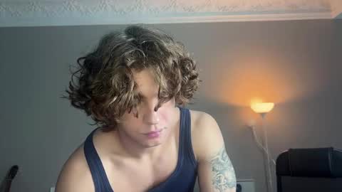 Snapshot of namiraaxel chatting on 02.12.25 Georges online show from 02.12.25