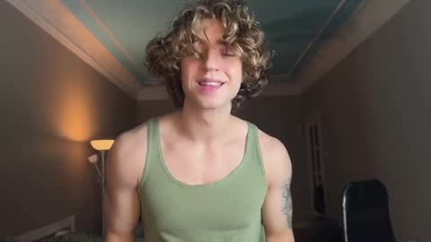 Snapshot of namiraaxel chatting on 02.18.25 Georges online show from 02.18.25