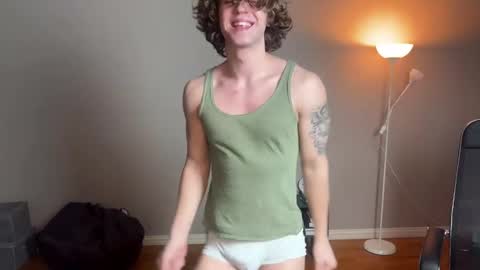 Snapshot of namiraaxel chatting on 03.04.25 Georges online show from 03.04.25