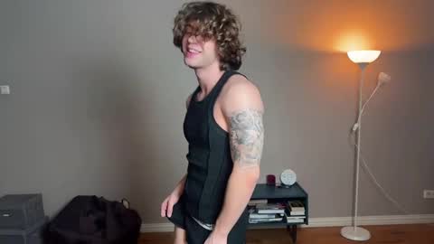 Snapshot of namiraaxel chatting on 03.06.25 Georges online show from 03.06.25