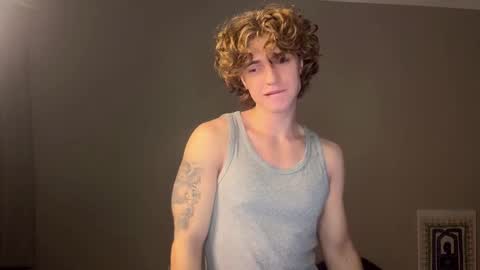 Snapshot of namiraaxel chatting on 11.05.25 Georges online show from 11.05.25