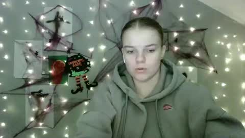 Nana online show from 10.15.25