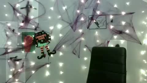 Nana online show from 10.17.25