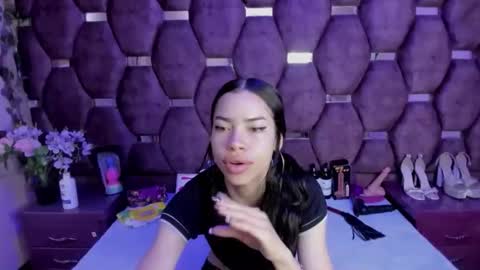Snapshot of nanis_james15 chatting on 05.17.26 nanis james15 online show from 05.17.26
