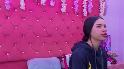 nanis james21 online show from 11.08.25