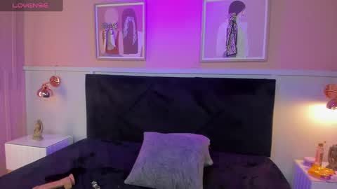 Naoko online show from 02.12.25