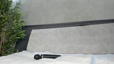 Naomi  online show from 02.27.25