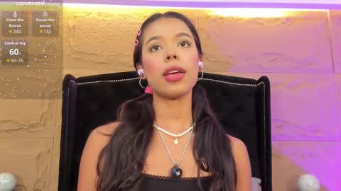 Snapshot of naomi_hill1 chatting on 11.23.25 Naomi online show from 11.23.25