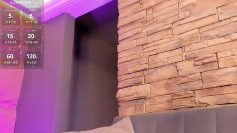 Snapshot of naomi_hill1 chatting on 11.26.25 Naomi online show from 11.26.25