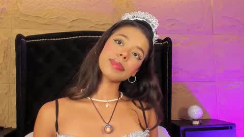 Snapshot of naomi_hill1 chatting on 12.04.25 Naomi online show from 12.04.25