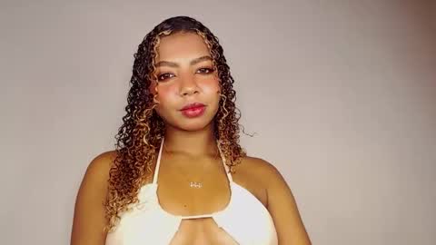 Snapshot of naomi_rider77 chatting on 09.15.25 mara Jos online show from 09.15.25