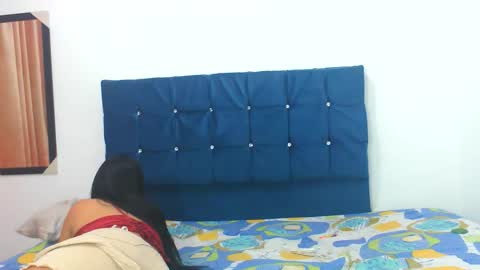 Mia online show from 11.20.25