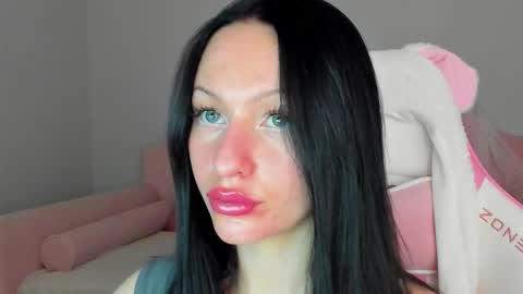 Naomi online show from 11.10.25