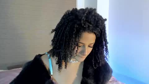 naomidawson online show from 10.22.25