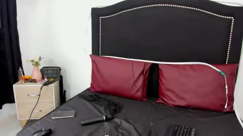 naomidirty_ online show from 03.12.26