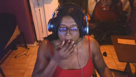 Snapshot of naomifux chatting on 03.24.26 Naomi online show from 03.24.26