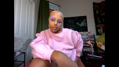 Naomigiirl6 online show from 12.21.24