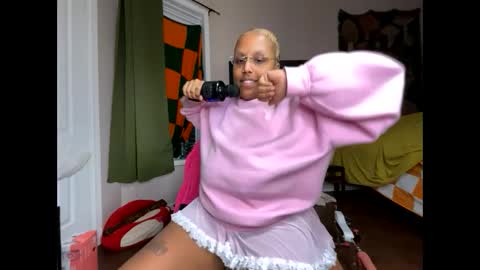 Naomigiirl6 online show from 12.23.24