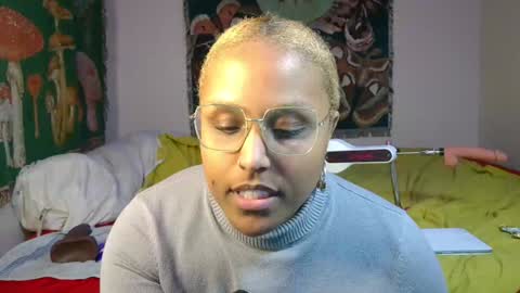Naomigiirl6 online show from 12.26.24