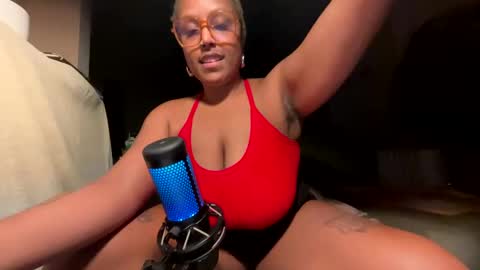 Naomigiirl6 online show from 02.28.25